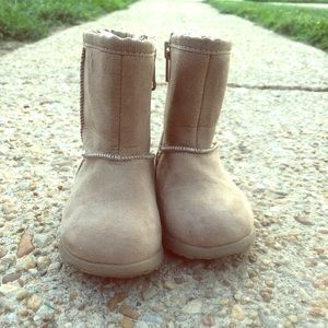 Mock ugg boots